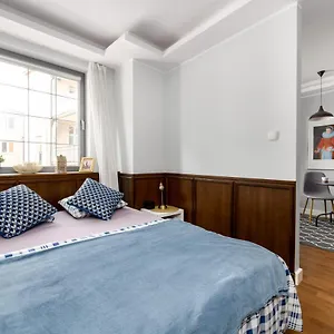 https://central-apartment-by-motlawa-river.gdanskhotel.org